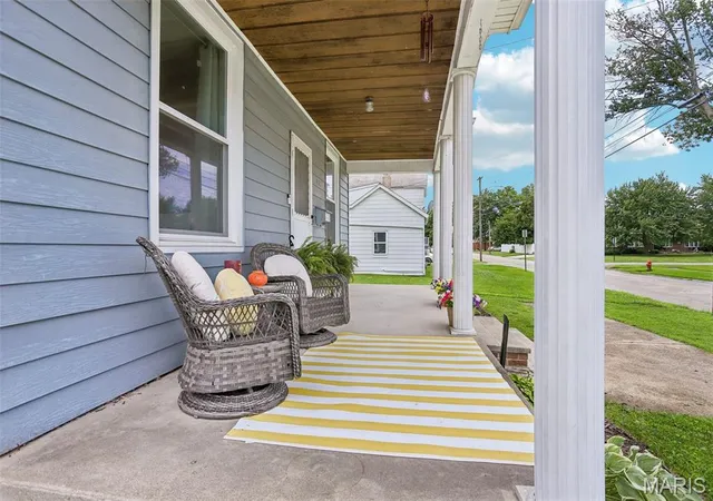 Homes for sale in Litchfield, IL | 402 E Ryder St, Litchfield, IL 62056 | MLS# MIS26038005