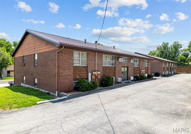 Photo 2 of Multi family home for sale at 1027 Caroline Dr, Washington, MO 63090 | MLS# MIS26038016 | Listing updated on 2026-07-30