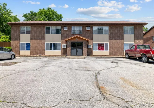 Photo 3 of Multi family home for sale at 1027 Caroline Dr, Washington, MO 63090 | MLS# MIS26038016 | Listing updated on 2026-07-30