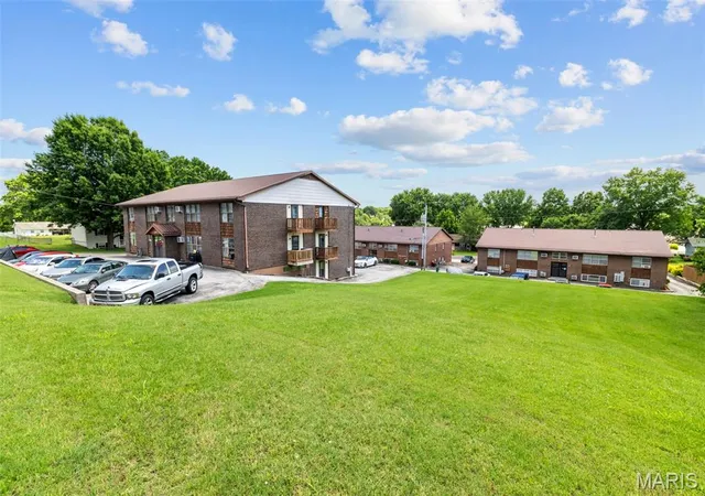 Photo 4 of Multi family home for sale at 1027 Caroline Dr, Washington, MO 63090 | MLS# MIS26038016 | Listing updated on 2026-07-30