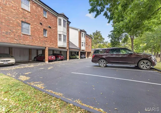 Photo 3 of Condo for sale at 336 N Harrison Ave, Saint Louis, MO 63122 | MLS# MIS26038019 | Listing updated on 2026-10-05