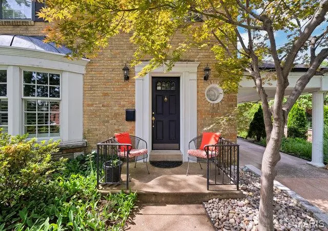 Homes for sale in Clayton, MO | 8124 Stratford Dr, Clayton, MO 63105 | MLS# MIS26038046