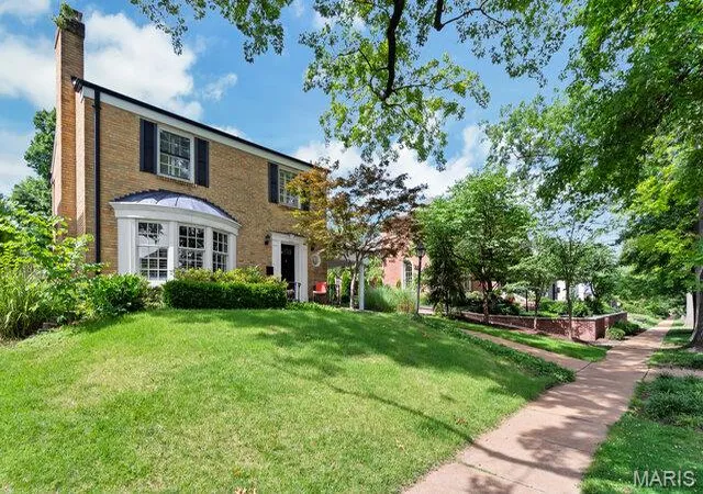 Homes for sale in Clayton, MO | 8124 Stratford Dr, Clayton, MO 63105 | MLS# MIS26038046