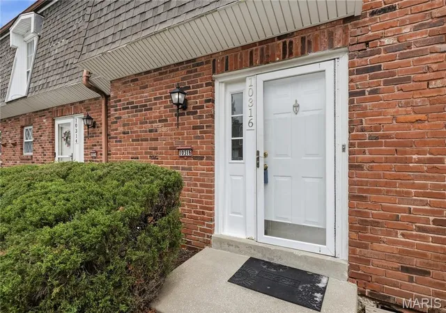 Homes for sale in Unincorporated, MO | 10316 Corbeil Dr, Unincorporated, MO 63146 | MLS# MIS26038047