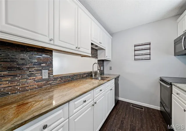 Homes for sale in Unincorporated, MO | 10316 Corbeil Dr, Unincorporated, MO 63146 | MLS# MIS26038047