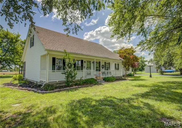 3rd image of 280 Atlantic Ln, East Prairie, MO 63845 | MLS# MIS26038056