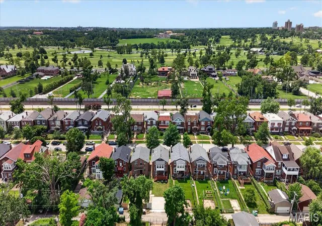 4th image of 5911 Pershing Ave, St Louis, MO 63112 | MLS# MIS26038059