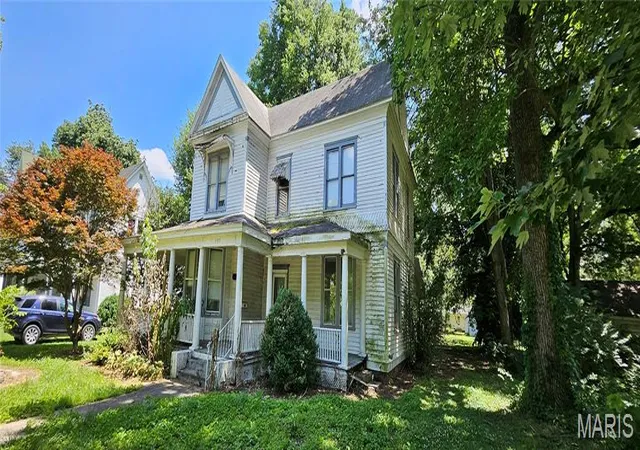 1st image of 305 Cypress St, Charleston, MO 63834 | MLS# MIS26038065