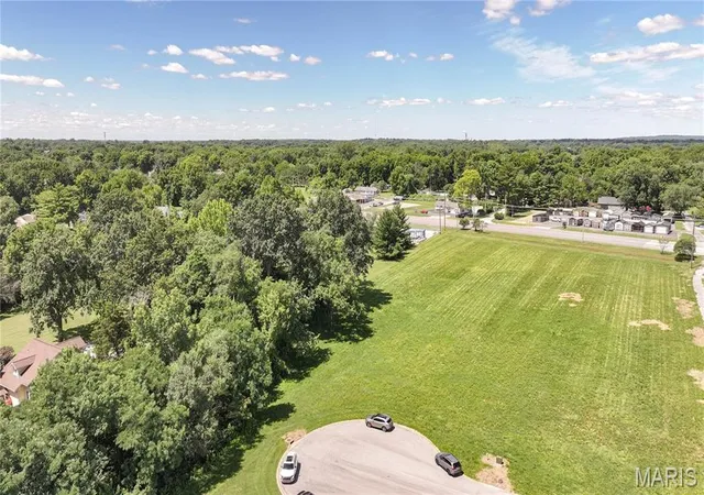 Homes for sale in Godfrey, IL | 0 Mae Dr, Godfrey, IL 62035 | MLS# MIS26038084