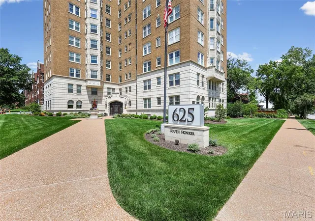 Photo 1 of Condo for sale at 625 S Skinker Blvd #301, Saint Louis, MO 63105 | MLS# MIS26038086 | Listing updated on 2026-08-17