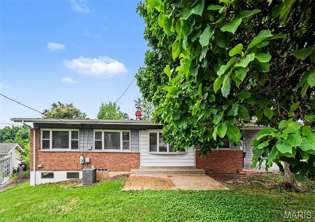 18th image of 1550 Hollywood Ln, Florissant, MO 63033 | MLS# MIS26038091