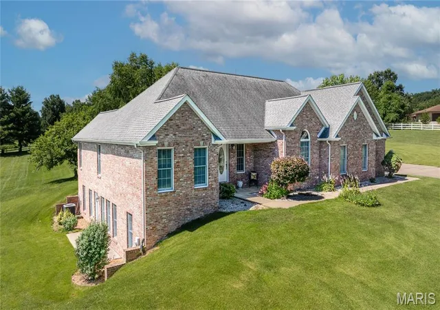 Photo 3 of Single family home for sale at 1537 County Road 618, Cape Girardeau, MO 63701 | MLS# MIS26038107 | Listing updated on 2026-08-27