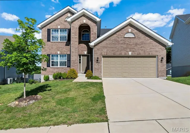 Homes for sale in Fenton, MO | 2775 Winding Valley Dr, Fenton, MO 63026 | MLS# MIS26038114