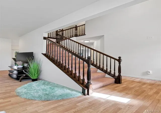 Photo 4 of Single family home for sale at 2775 Winding Valley Dr, Fenton, MO 63026 | MLS# MIS26038114 | Listing updated on 2026-08-31