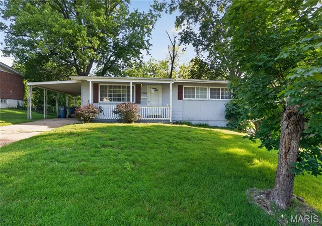 Homes for sale in St Louis, MO | 1723 Keelen Dr, St Louis, MO 63136 | MLS# MIS26038133