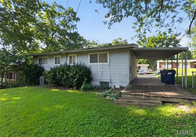 Homes for sale in St Louis, MO | 1723 Keelen Dr, St Louis, MO 63136 | MLS# MIS26038133