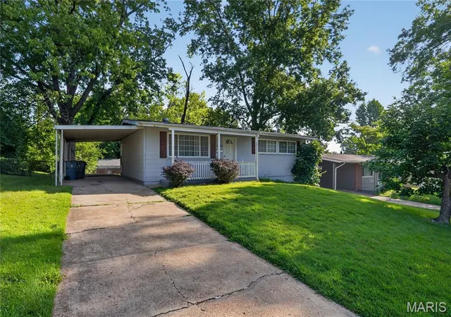 Homes for sale in St Louis, MO | 1723 Keelen Dr, St Louis, MO 63136 | MLS# MIS26038133