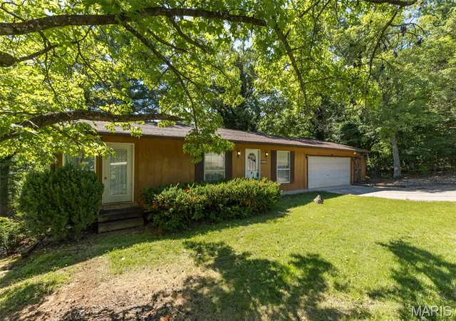Photo 3 of Sale Pending at 208 Rue Marne, Bonne Terre, MO 63628 | MLS# MIS26038142 | Listing updated on 2026-09-04