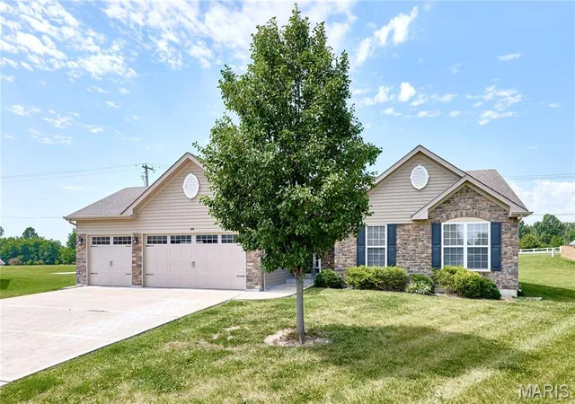 Homes for sale in Moscow Mills, MO | 160 Hidden Mill Ct, Moscow Mills, MO 63362 | MLS# MIS26038145