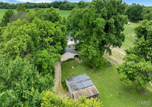 3rd image of 2049 Mullins Creek Rd, Dupo, IL 62239 | MLS# MIS26038147