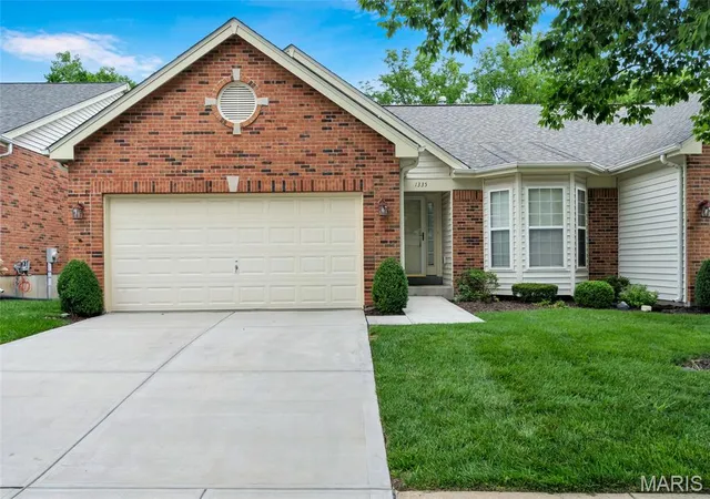 2nd image of 1335 Kensington Way Dr, Ellisville, MO 63011 | MLS# MIS26038163
