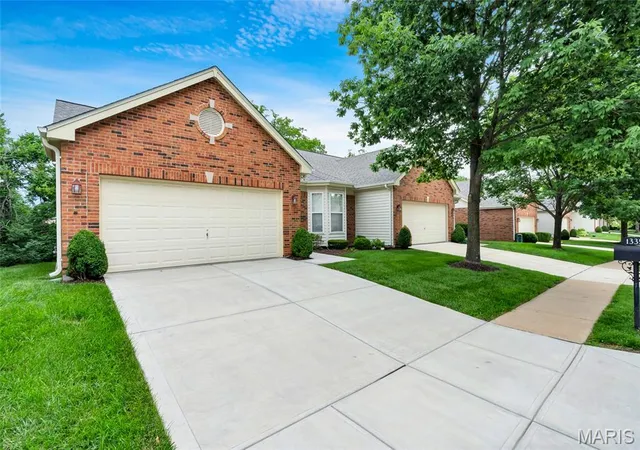 3rd image of 1335 Kensington Way Dr, Ellisville, MO 63011 | MLS# MIS26038163