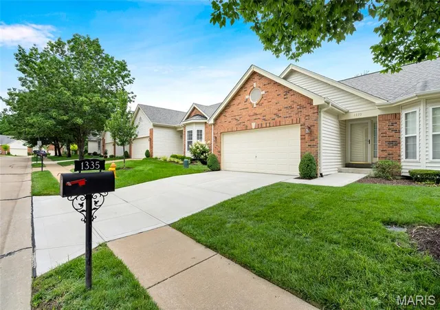 4th image of 1335 Kensington Way Dr, Ellisville, MO 63011 | MLS# MIS26038163