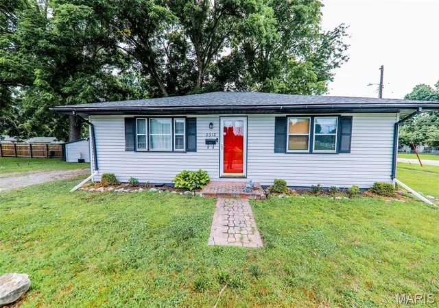 Photo 1 of Single family home for sale at 2918r Victory Dr, Granite City, IL 62040 | MLS# MIS26038169 | Listing updated on 2026-08-17