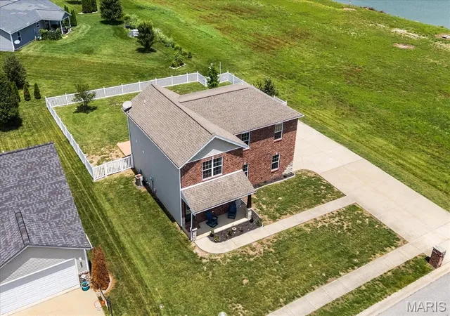 Homes for sale in Breese, IL | 10009 Patriot Dr, Breese, IL 62230 | MLS# MIS26038177