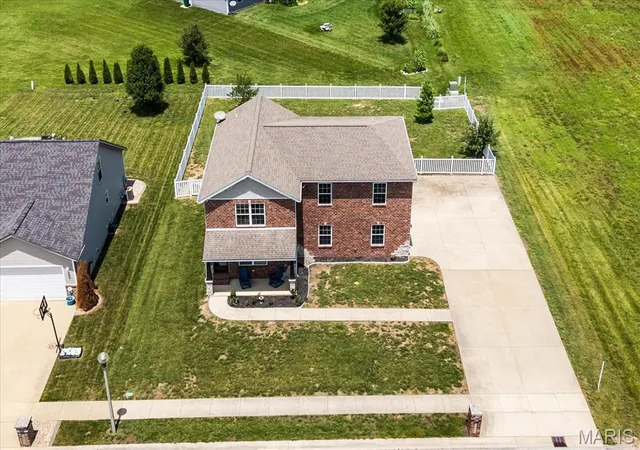 Homes for sale in Breese, IL | 10009 Patriot Dr, Breese, IL 62230 | MLS# MIS26038177
