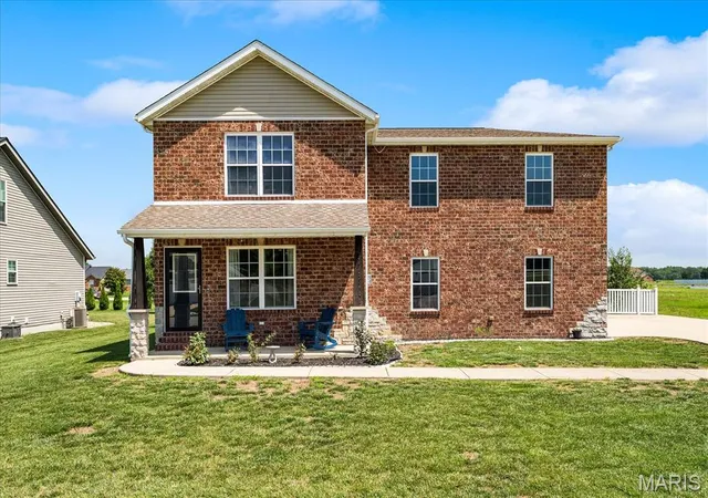 Homes for sale in Breese, IL | 10009 Patriot Dr, Breese, IL 62230 | MLS# MIS26038177