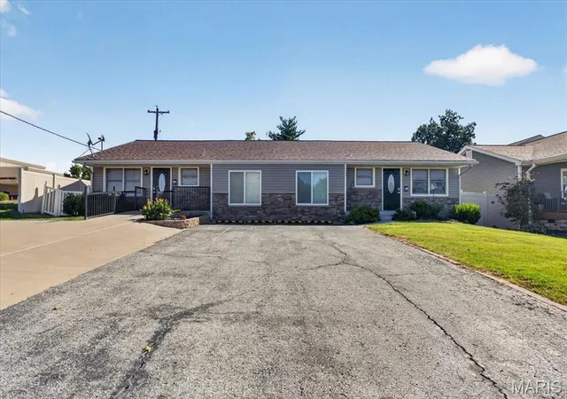 Photo 1 of Multi family home for sale at 916 N Main St, O Fallon, MO 63366 | MLS# MIS26038185 | Listing updated on 2026-10-01