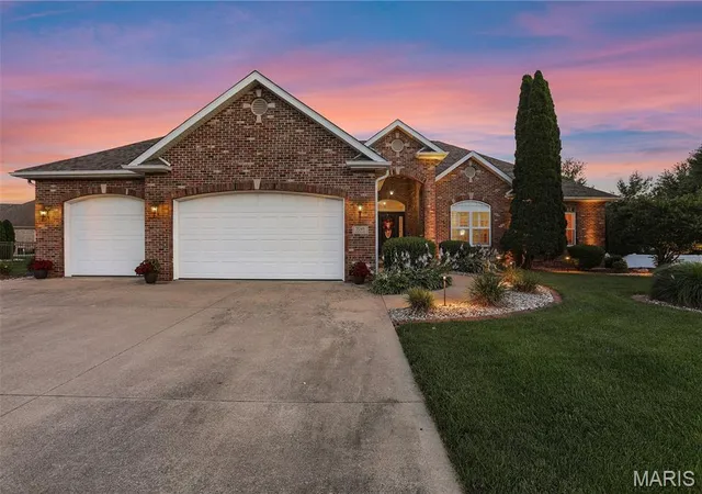 3rd image of 7049 Scioscia Ln, Edwardsville, IL 62025 | MLS# MIS26038207