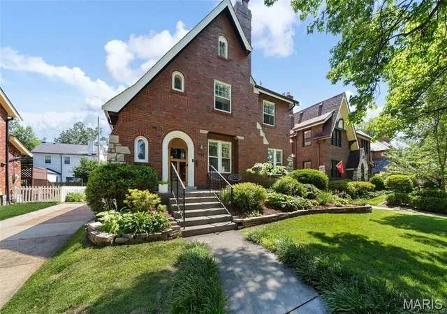 2nd image of 7134 Stanford Ave, Saint Louis, MO 63130 | MLS# MIS26038216