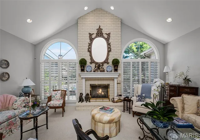 5th image of 15339 Oaktree Estates Dr, Chesterfield, MO 63017 | MLS# MIS26038239