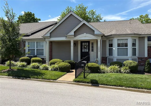 Homes for sale in Chesterfield, MO | 15803 Harris Ridge Ct, Chesterfield, MO 63017 | MLS# MIS26038267