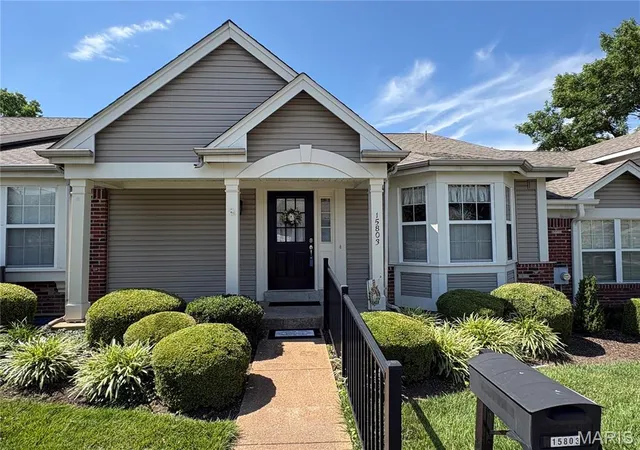 Homes for sale in Chesterfield, MO | 15803 Harris Ridge Ct, Chesterfield, MO 63017 | MLS# MIS26038267