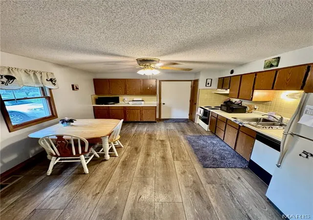 Homes for sale in Greenville, IL | 907 Chicago St, Greenville, IL 62246 | MLS# MIS26038268