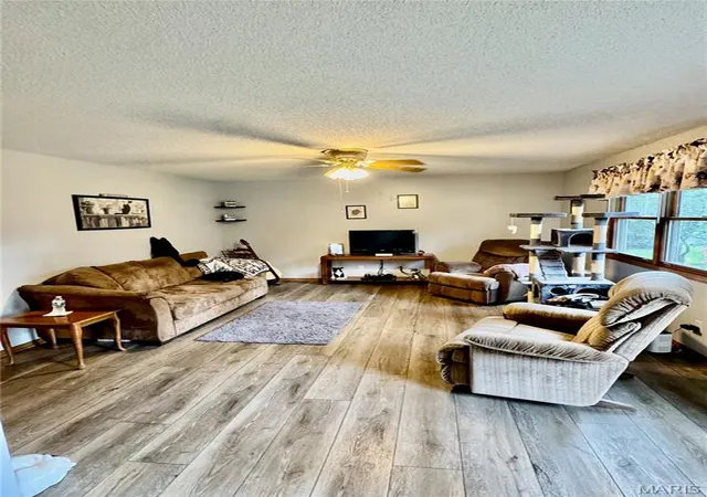 Homes for sale in Greenville, IL | 907 Chicago St, Greenville, IL 62246 | MLS# MIS26038268