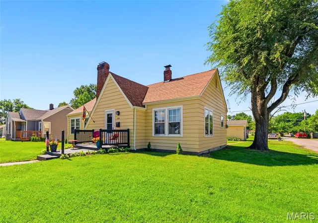 Homes for sale in Bowling Green, MO | 306 E Main St, Bowling Green, MO 63334 | MLS# MIS26038273