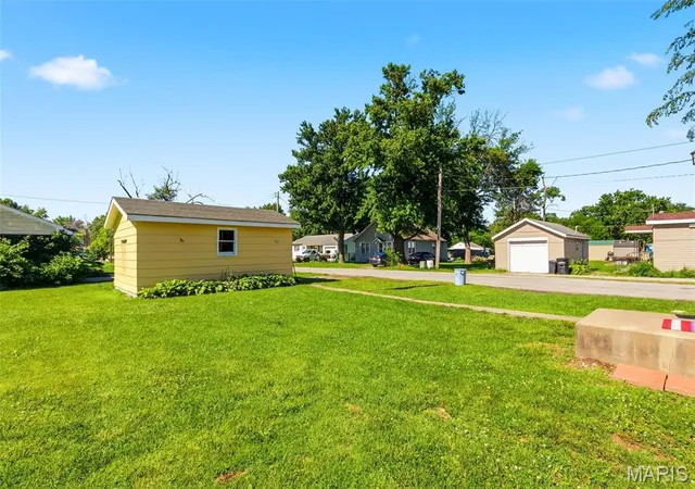 Homes for sale in Bowling Green, MO | 306 E Main St, Bowling Green, MO 63334 | MLS# MIS26038273