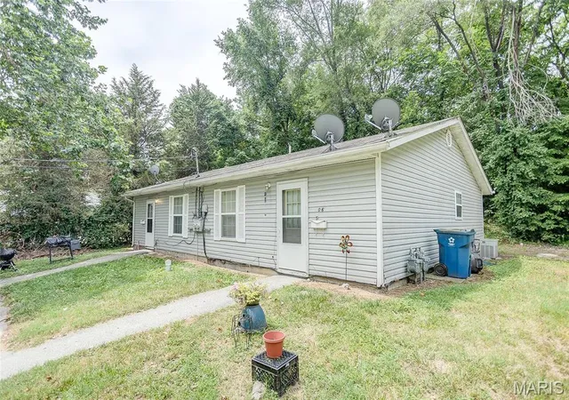 Homes for sale in Alton, IL | 504 Marsh Ave, Alton, IL 62002 | MLS# MIS26038290