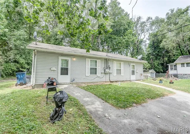 Homes for sale in Alton, IL | 504 Marsh Ave, Alton, IL 62002 | MLS# MIS26038290