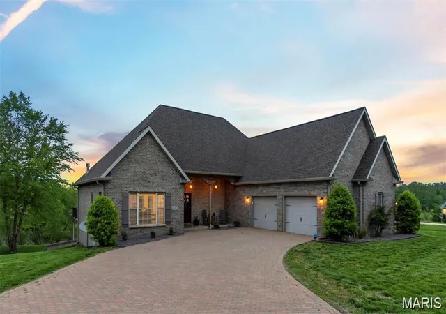 Photo 2 of Single family home for sale at 6132 Cardrona Dr, Cape Girardeau, MO 63701 | MLS# MIS26038292 | Listing updated on 2026-09-21