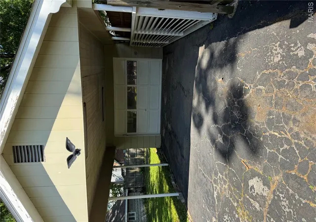 18th image of 2404 Hartland Ave, St Louis, MO 63114 | MLS# MIS26038333