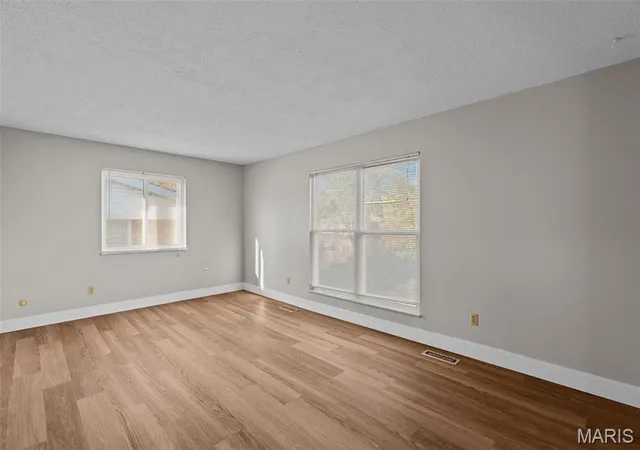 Photo 2 of Multi family home for sale at 10110 Puttington Dr, Saint Louis, MO 63123 | MLS# MIS26038337 | Listing updated on 2026-10-27