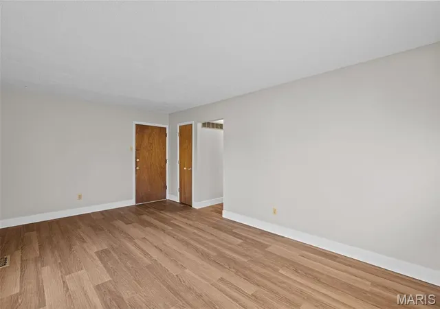 Photo 4 of Multi family home for sale at 10110 Puttington Dr, Saint Louis, MO 63123 | MLS# MIS26038337 | Listing updated on 2026-10-27