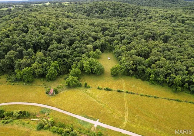 5th image of 13628 Thornberry Rd, New London, MO 63459 | MLS# MIS26038344