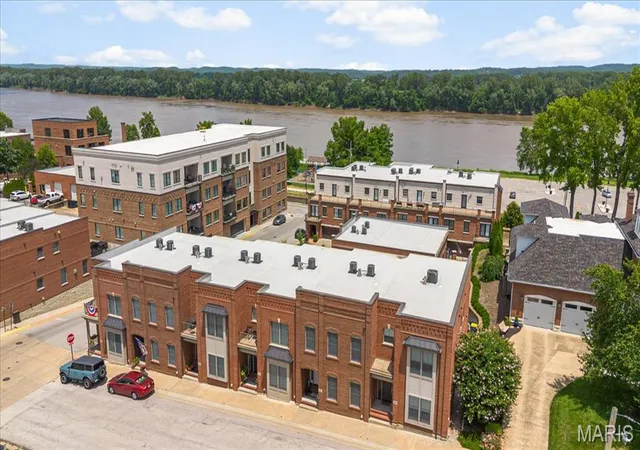 Homes for sale in Washington, MO | 107 E Main St, Washington, MO 63090 | MLS# MIS26038346