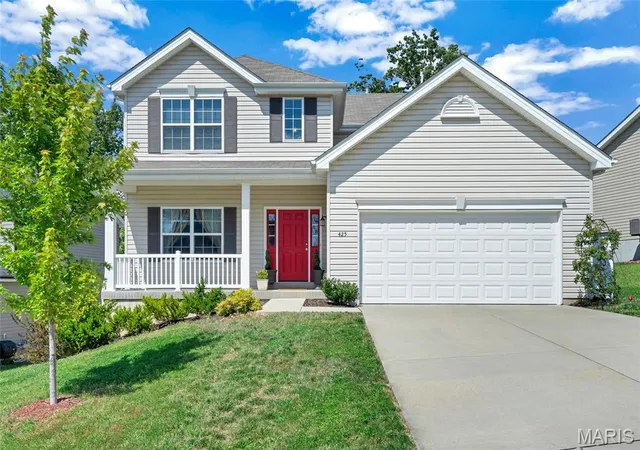 Photo 1 of Sale Pending at 425 Dusty Brook Dr, O Fallon, MO 63366 | MLS# MIS26038352 | Listing updated on 2026-09-04